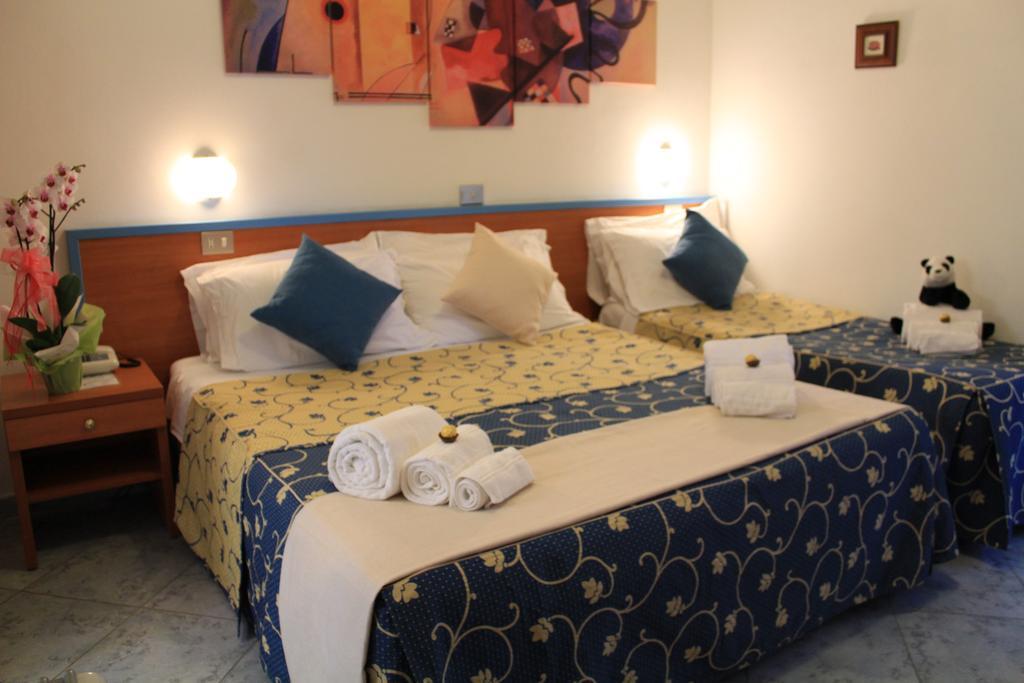 Hotel Paradise Fano Exterior photo